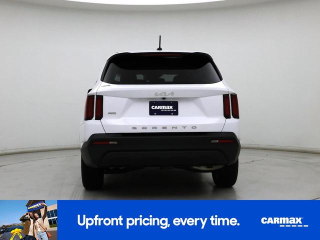 Photo of 2022 White Kia Sorento