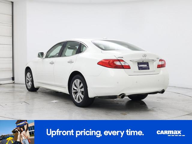 Photo of 2013 White INFINITI M37