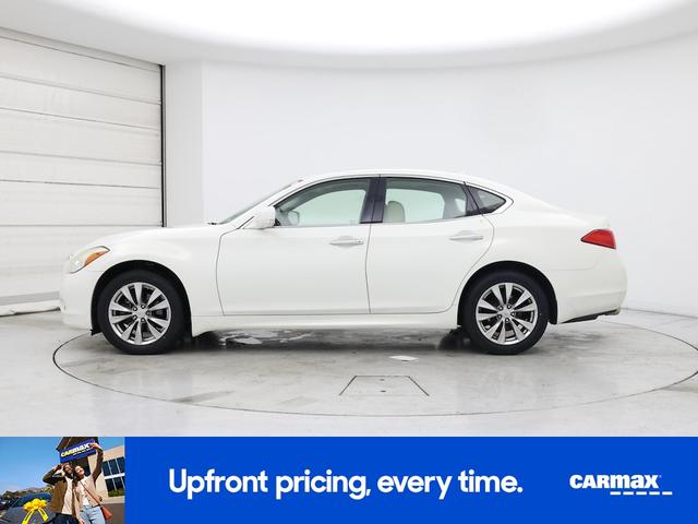 Photo of 2013 White INFINITI M37