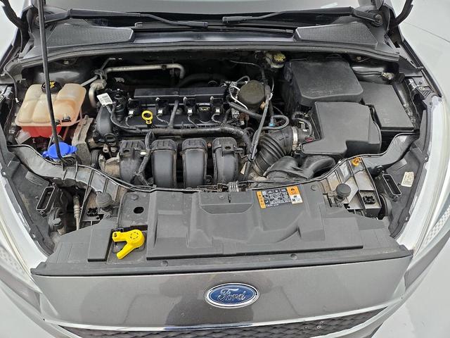 Photo of 2015 Gray Ford Focus
