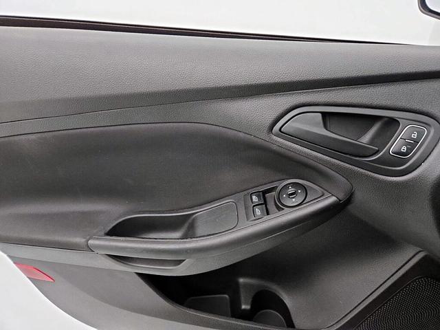 Photo of 2015 Gray Ford Focus