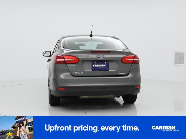 Photo of 2015 Gray Ford Focus