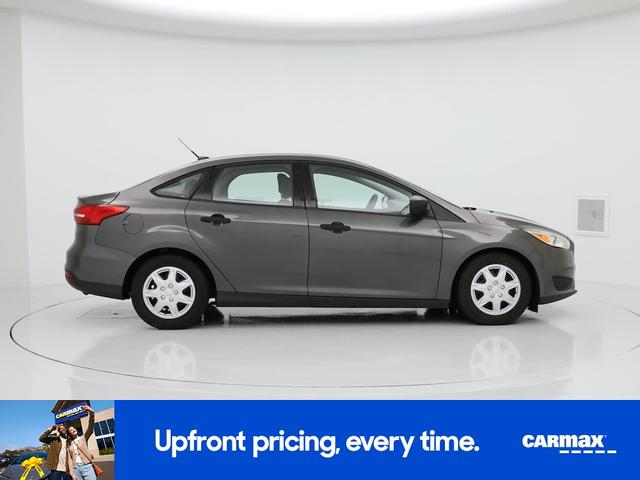 Photo of 2015 Gray Ford Focus
