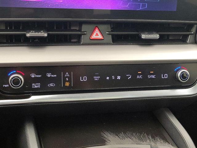 Photo of 2023 Blue Kia Sportage Hybrid