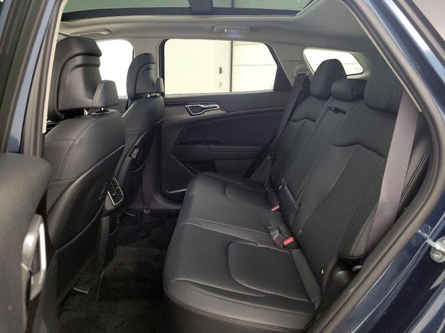 Photo of 2023 Blue Kia Sportage Hybrid