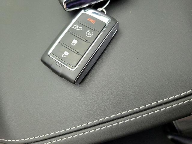 Photo of 2021 Black Jeep Grand Cherokee L
