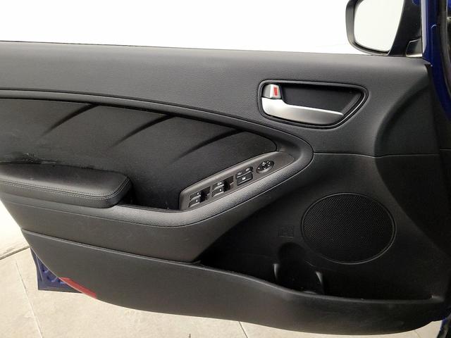 Photo of 2017 Blue Kia Forte