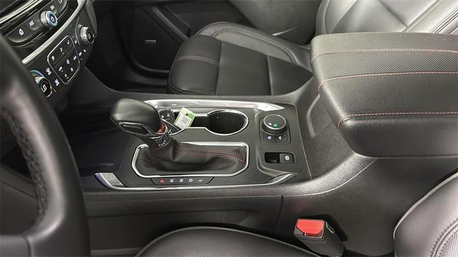 Photo of 2023 Iridescent Pearl Tricoat Chevrolet Traverse