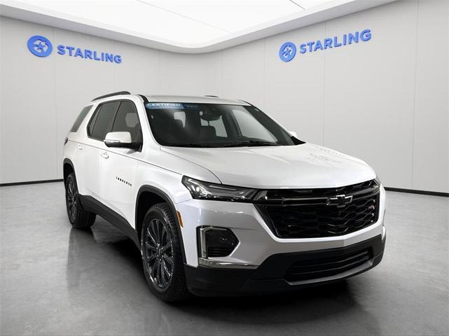 Photo of 2023 Iridescent Pearl Tricoat Chevrolet Traverse