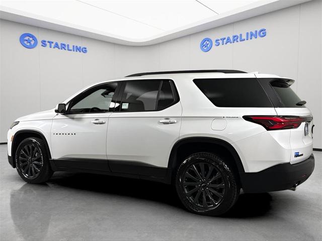 Photo of 2023 Iridescent Pearl Tricoat Chevrolet Traverse