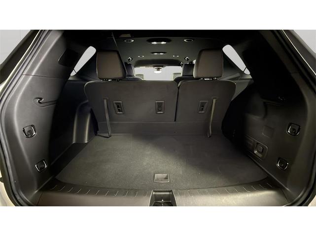 Photo of 2023 Iridescent Pearl Tricoat Chevrolet Traverse