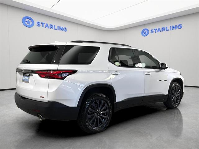 Photo of 2023 Iridescent Pearl Tricoat Chevrolet Traverse