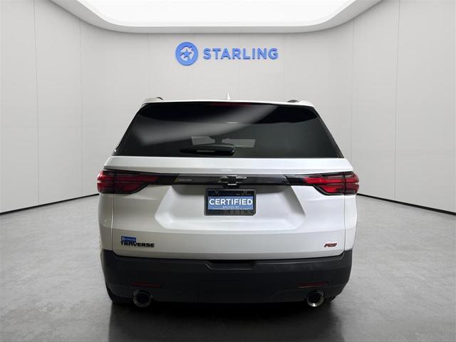 Photo of 2023 Iridescent Pearl Tricoat Chevrolet Traverse