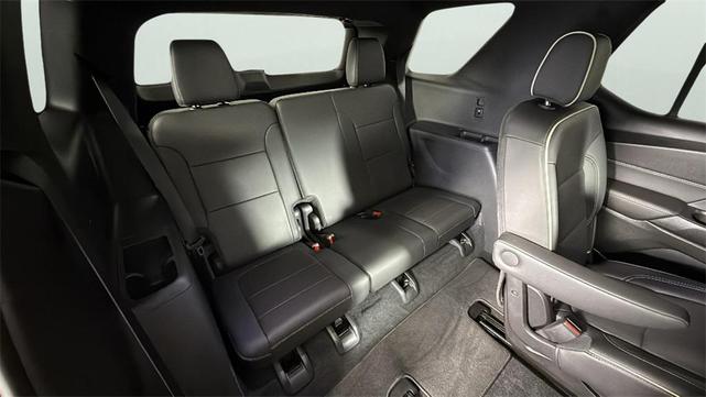 Photo of 2022 Cherry Red Tintcoat Chevrolet Traverse