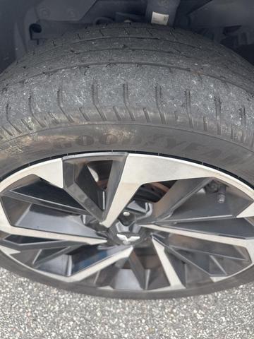 Photo of 2023 Alloy Silver Metallic Mitsubishi Outlander