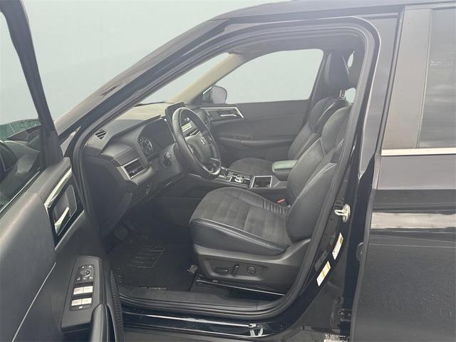 Photo of 2023 Alloy Silver Metallic Mitsubishi Outlander