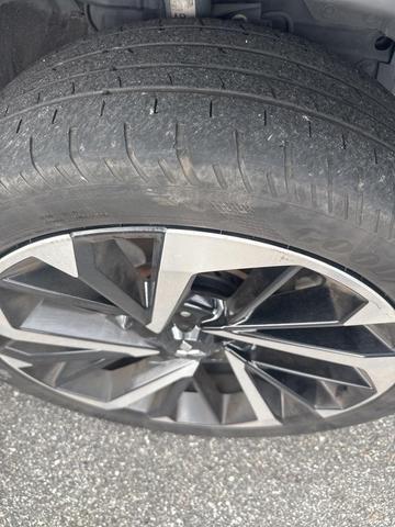 Photo of 2023 Alloy Silver Metallic Mitsubishi Outlander