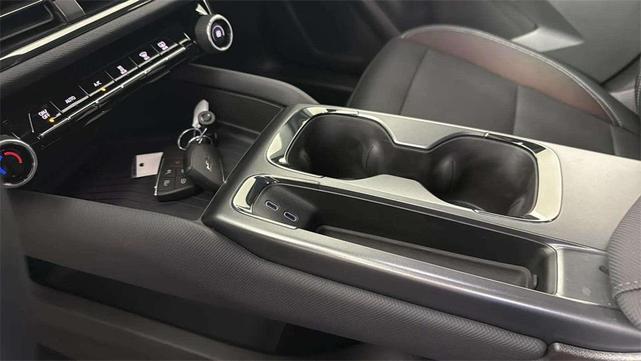 Photo of 2024 Black Chevrolet Equinox EV