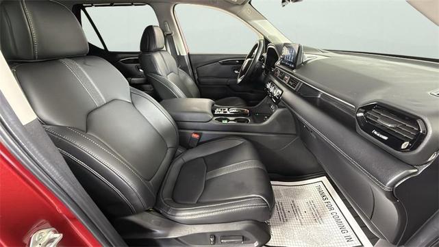 Photo of 2025 Radiant Red Metallic II Honda Pilot