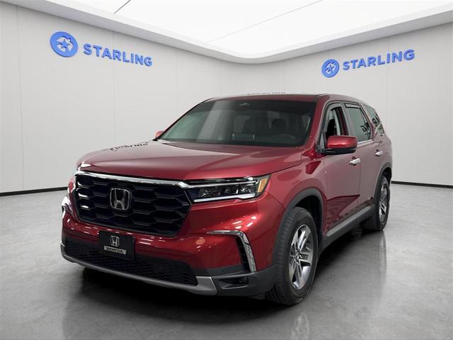 Photo of 2025 Radiant Red Metallic II Honda Pilot