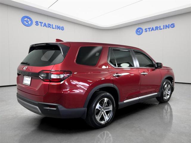 Photo of 2025 Radiant Red Metallic II Honda Pilot