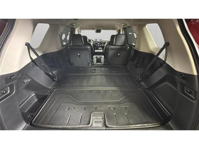 Photo of 2025 Radiant Red Metallic II Honda Pilot
