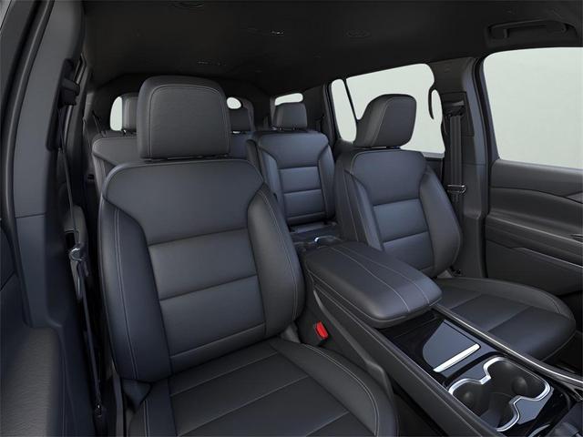 Photo of 2026 Polar White Tricoat Chevrolet Traverse