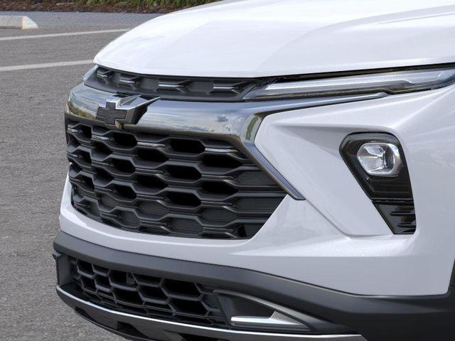 Photo of 2025 Iridescent Pearl Tricoat Chevrolet Trailblazer
