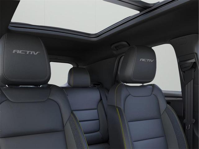 Photo of 2025 Iridescent Pearl Tricoat Chevrolet Trailblazer