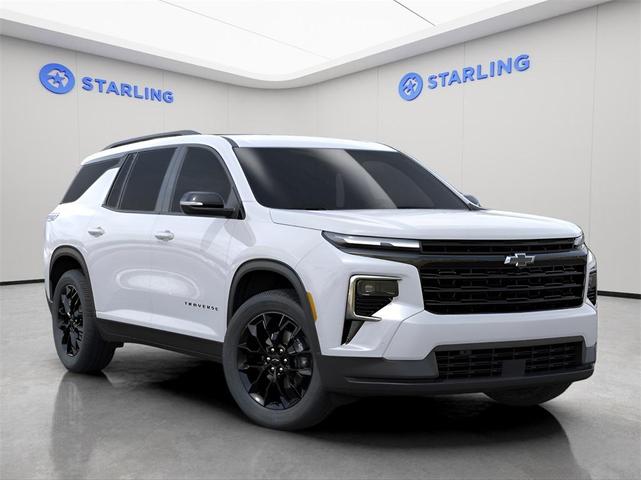 Photo of 2025 Iridescent Pearl Tricoat Chevrolet Traverse