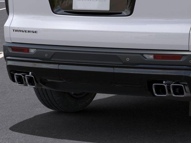 Photo of 2025 Iridescent Pearl Tricoat Chevrolet Traverse