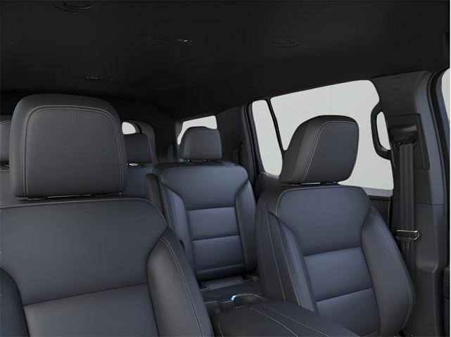 Photo of 2025 Iridescent Pearl Tricoat Chevrolet Traverse