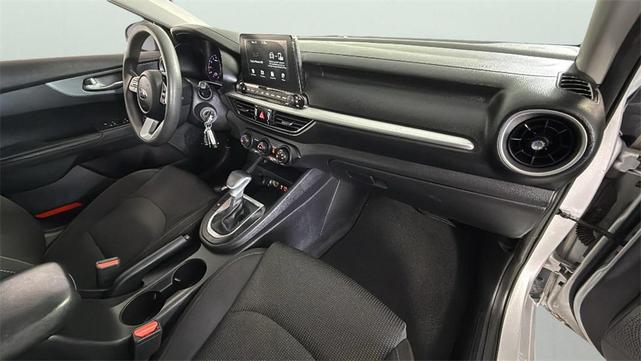 Photo of 2021 Silky Silver Kia Forte