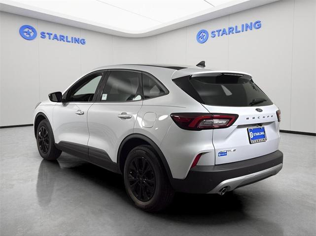 Photo of 2025 Silver Metallic Ford Escape
