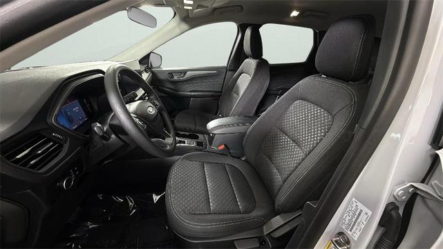 Photo of 2025 Silver Metallic Ford Escape