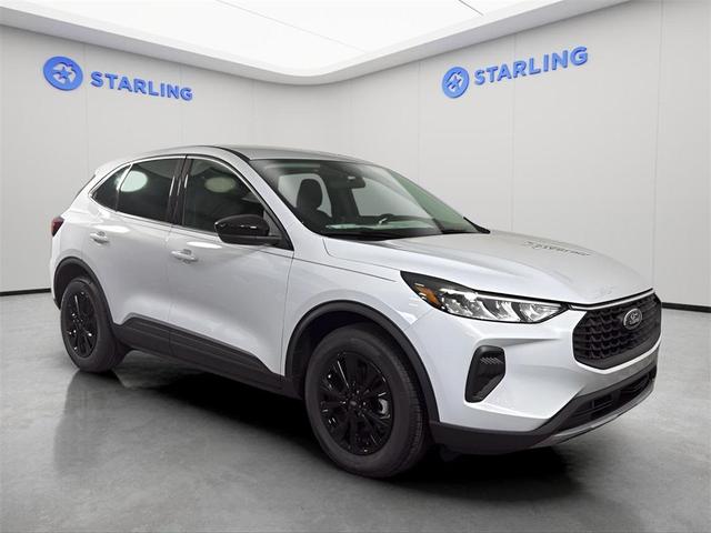 Photo of 2025 Silver Metallic Ford Escape