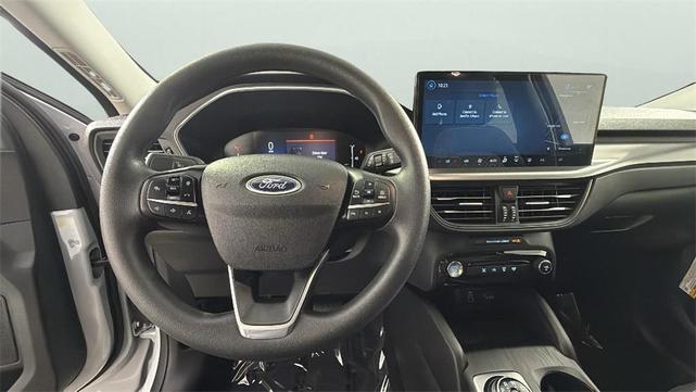 Photo of 2025 Silver Metallic Ford Escape