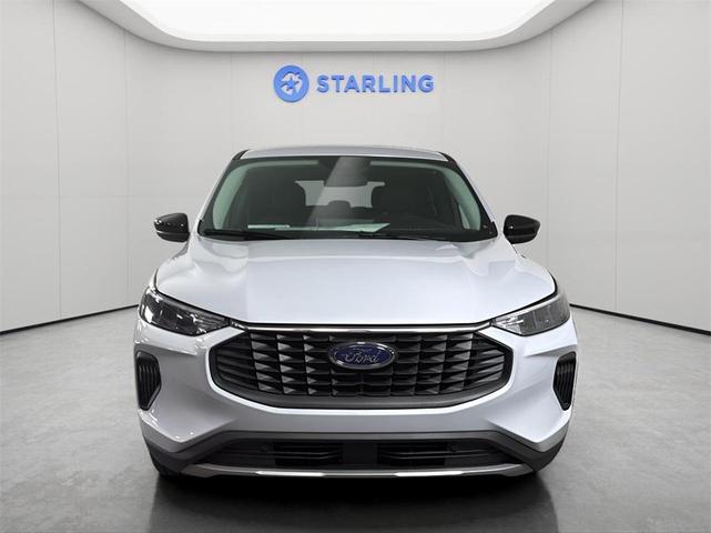 Photo of 2025 Silver Metallic Ford Escape