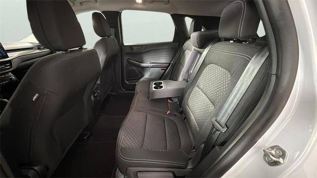 Photo of 2025 Silver Metallic Ford Escape