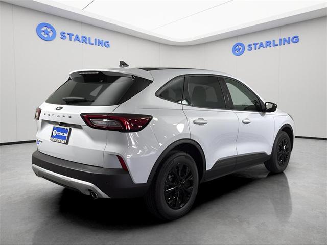 Photo of 2025 Silver Metallic Ford Escape