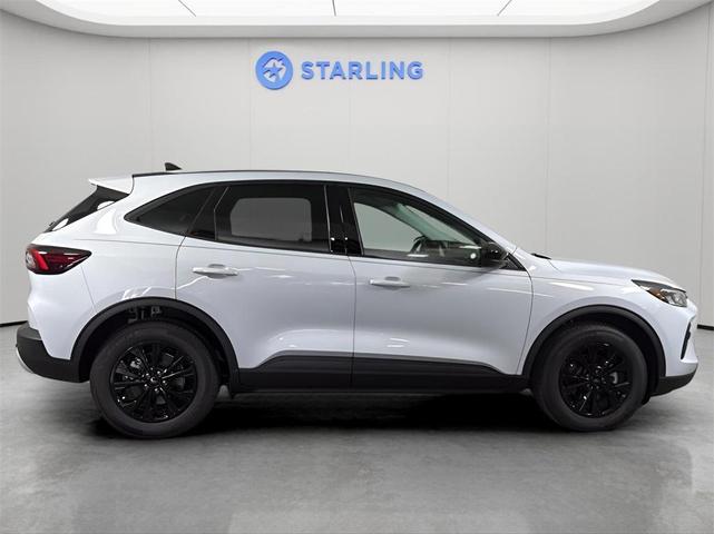 Photo of 2025 Silver Metallic Ford Escape