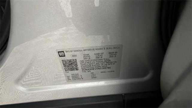 Photo of 2022 Silver Ice Metallic Chevrolet Equinox