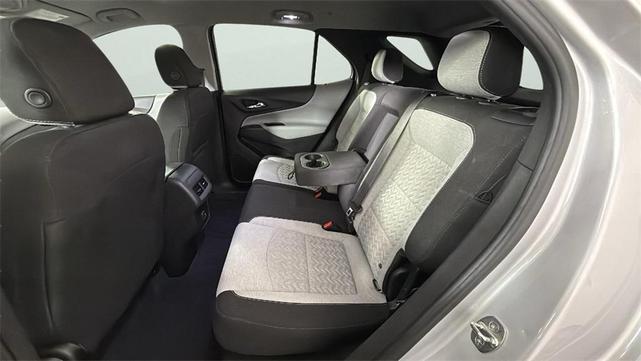 Photo of 2022 Silver Ice Metallic Chevrolet Equinox