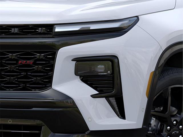 Photo of 2026 Polar White Tricoat Chevrolet Traverse