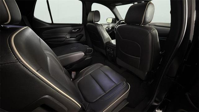 Photo of 2023 Mosaic Black Metallic Chevrolet Traverse