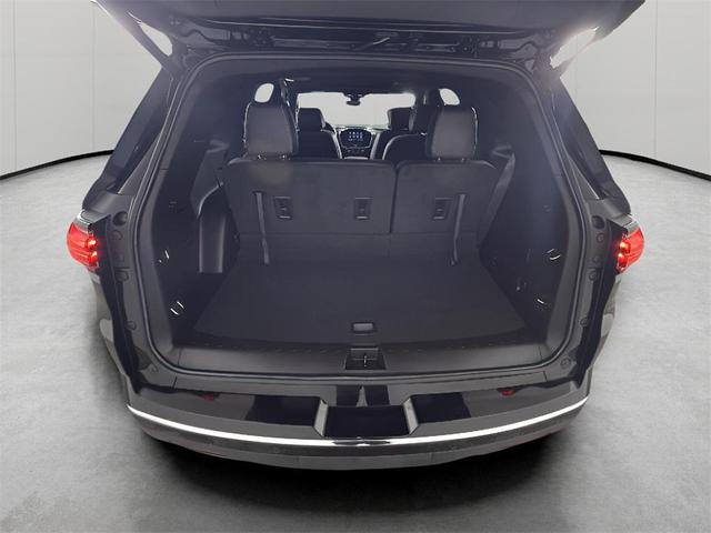 Photo of 2023 Mosaic Black Metallic Chevrolet Traverse