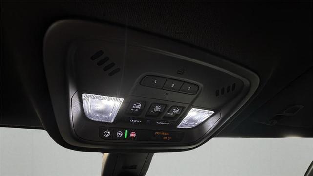 Photo of 2023 Mosaic Black Metallic Chevrolet Traverse