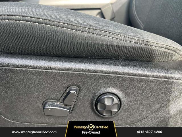 Photo of 2019 Granite Crystal Metallic Clearcoat RAM 1500