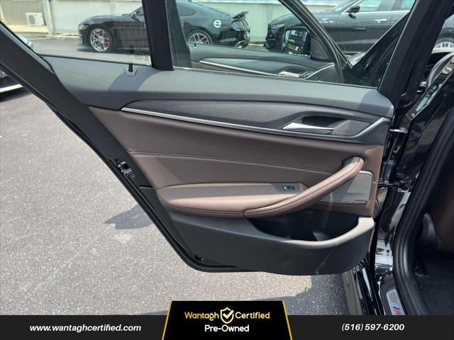 Photo of 2022 Black BMW 540