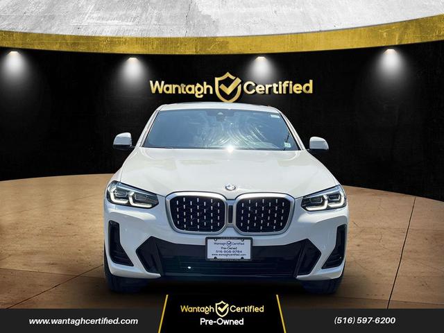 Photo of 2022 White BMW X4